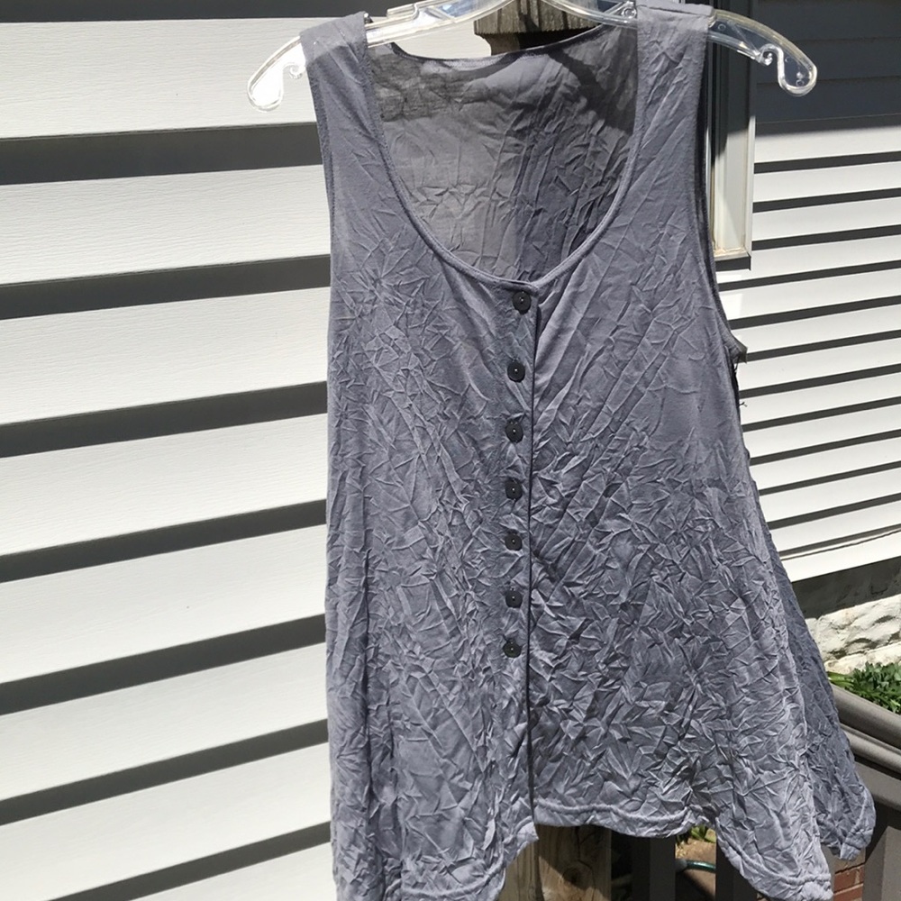 Staples Ladies Top Silver Gray NWT